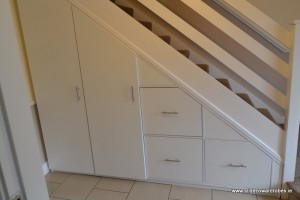 Under staors i